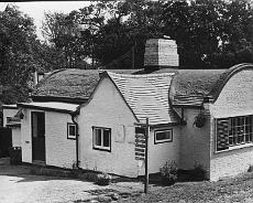S1408 Barrel roof canalside cottage at Dicks Lane