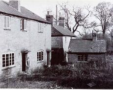 LHG03_0009 Rear of Bird in Hand Cottages, Mill Lane. Bird in Hand pub on the right