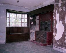 S4305-001 Interior of Blythe Cottage before restoration