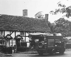Picture6 Foxbrook Cottage, with Bill Chinn's hardware van c1953
