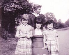 Fisher08 Mary Fisher (nee Taylor) with sisters Susan Phillips and Christine Phillips with at rear their cousin Derek Taylor of the Lock House and now of Leamington....