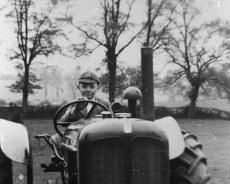 S1816 A Young Eric Johnson in a Rowington field