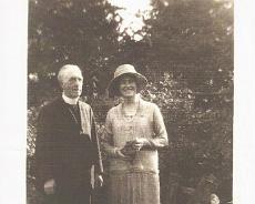 SCAN0113 Rev and Mrs Arthur Pritchard - Vicar of Rowington 1904-31