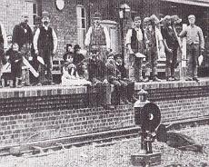 The new station at Henley-in-Arden Bricklayers at the new Henley-in-Arden Station in 1894
