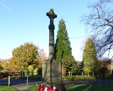 P1070045 Lapworth War Memorial today