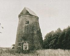 SCAN0447 Bouncing Bess - Windmill Rowington Green