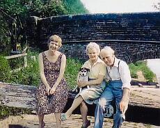 P1009N-2 Lucy Hayes (with dog), Ted Taylor