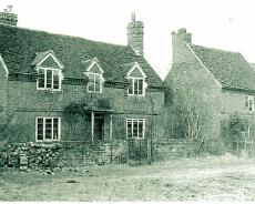1042X-1 The double-fronted cottage is the former Bell Inn coaching inn