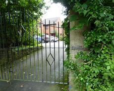 P1020806 Dragon House at Pinley Crossroads, rebuilt on the site of the Dragon Inn