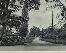 Shrewley05_0006 Pinley Crossroads. Part of Dragon Inn visible behind building on left?