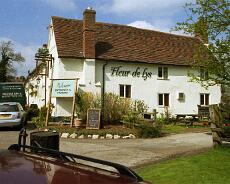 S3718 Restoration work at Fleur de Lys Lowsonford