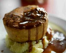 pie-mash Fleur de Lys Pie