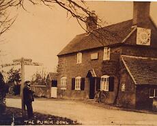 Shrewley05_0011 The Punch Bowl. Note the sign to Bedlams End. The Tom o'Bedlam was a pub at Chadwick End