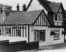 S1401 The Shop on the end of the Tom O' the Wood