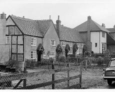 JoyW_0078 Kingswood Cottages