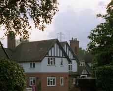 S5206 The Bell House