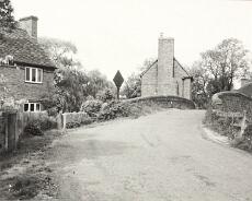 BW200-1-40-146-4 The old canal bridge at Turner's End © CRT