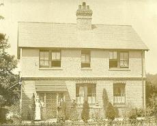 Rich house Where is this? Possibly Lowsonford?