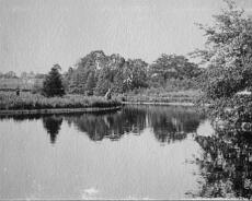 01 page the dam Lake in Tapster Valley