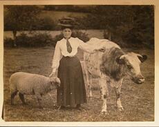 DSC00422 Anne Neale (Fred Neale's sister), taken at Moor Hills Farm about 1890, worked as housekeeper to Mis Gem. Born at Lock Cottage
