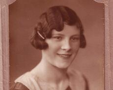 18 Mrs Sweetman in '30s Florence Sweetman (nee Clymer) of Tyseley before her marriage to Harry Sweetman of Manor Cottages (the Old Manor).